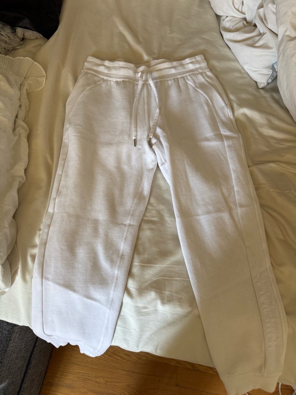 Lululemon White Embroidered Logo Sweatpant